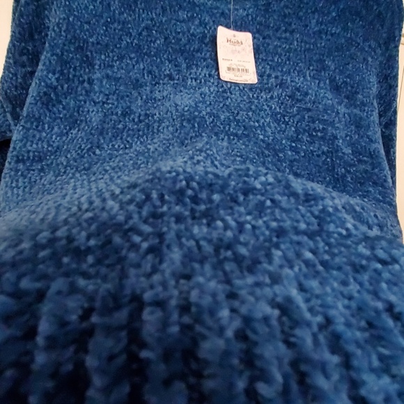 Mudd Cutout Sweater - Picture 3 of 4